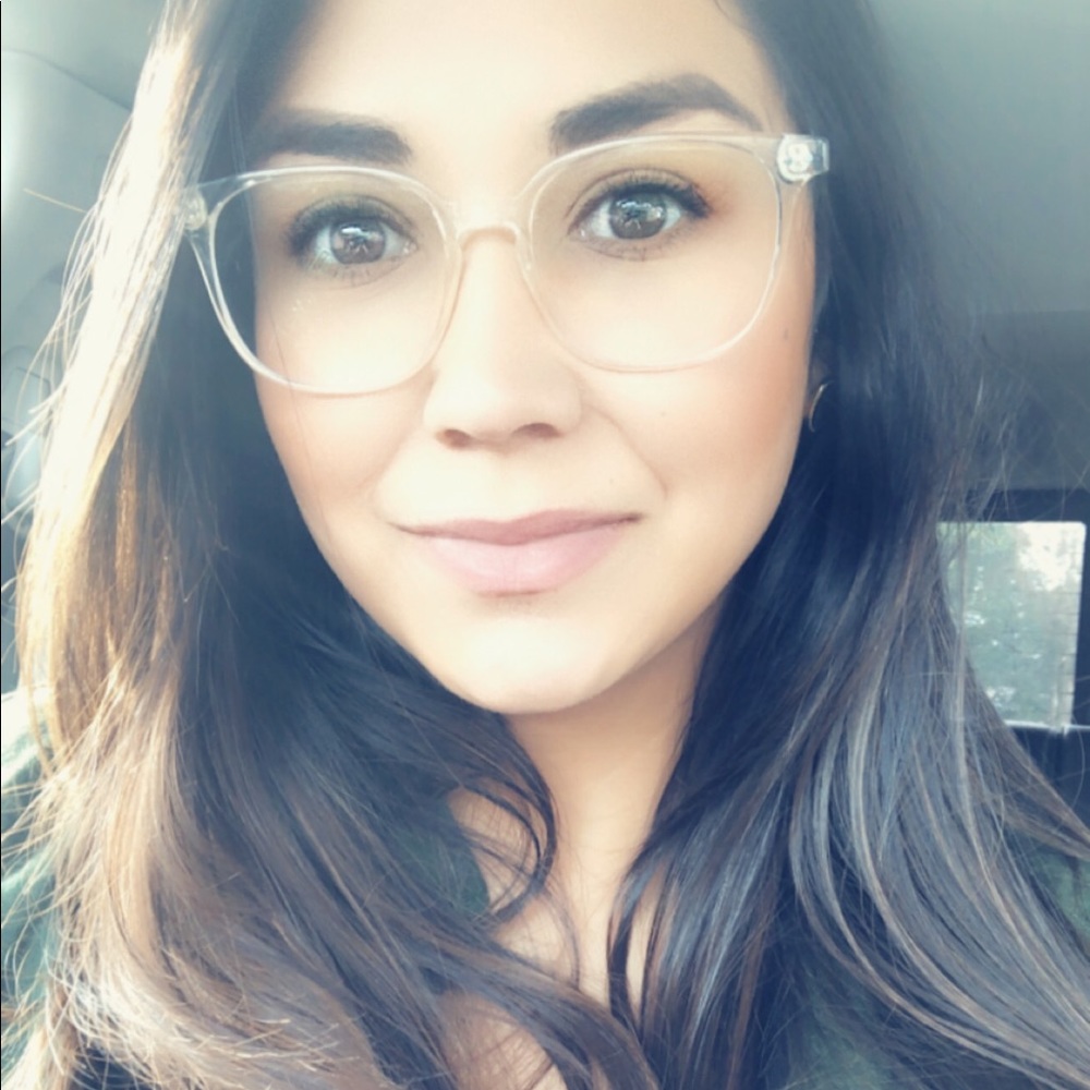 Meet your Posher, Avelina